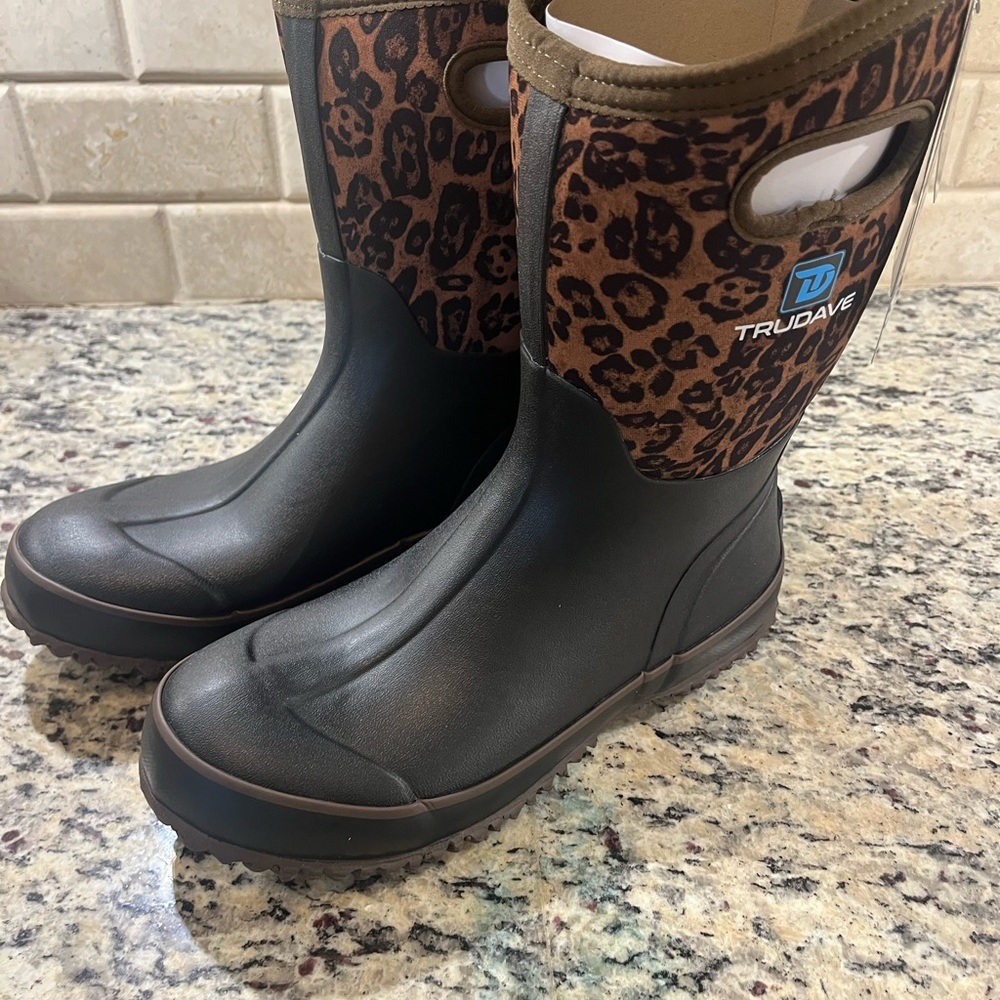 Women's Black and Brown Leopard Print Muck Boots